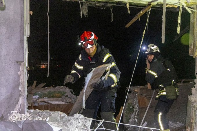 Новини Харкова: дрон влучив у багатоповерхівку
